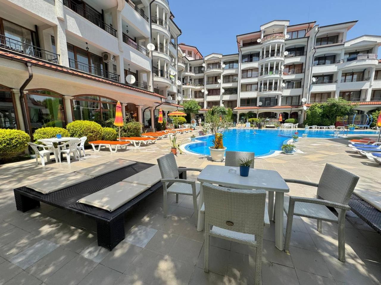 Dkapartments Chateau Valon サニービーチ エクステリア 写真